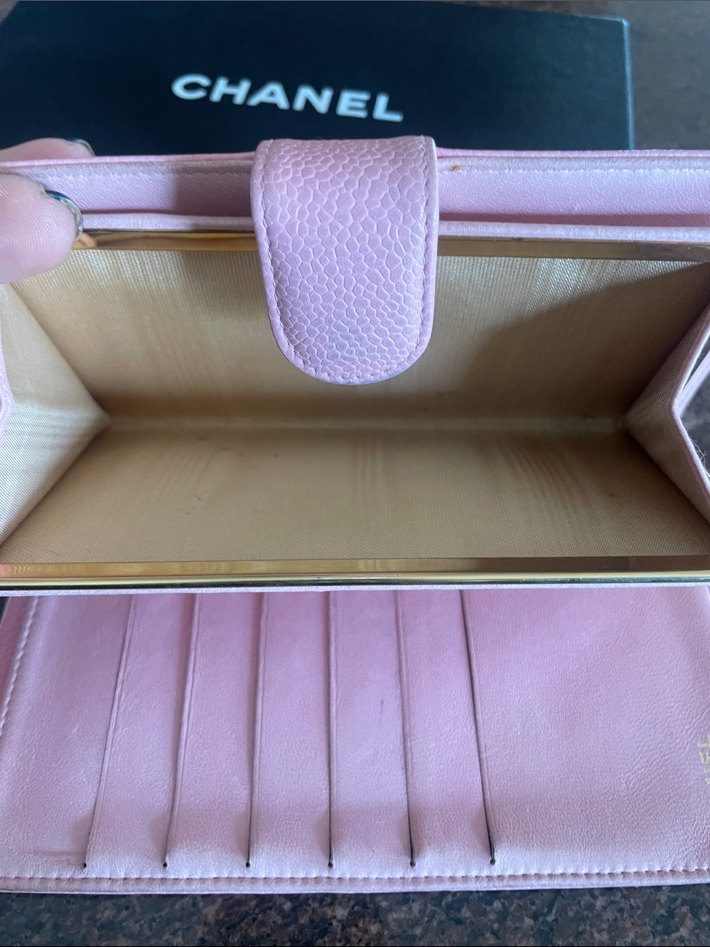 CHANEL Pink Caviar Leather wallet  with Stitched CC - Picture 6 of 9